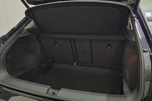Volkswagen T-Roc 17 of 17