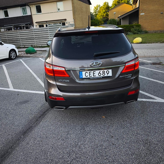 Hyundai Grand Santa Fe 9 of 10