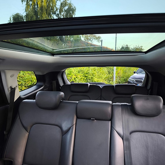 Hyundai Grand Santa Fe 3 of 10