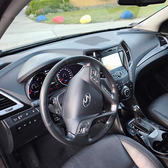 Hyundai Grand Santa Fe 4 of 10