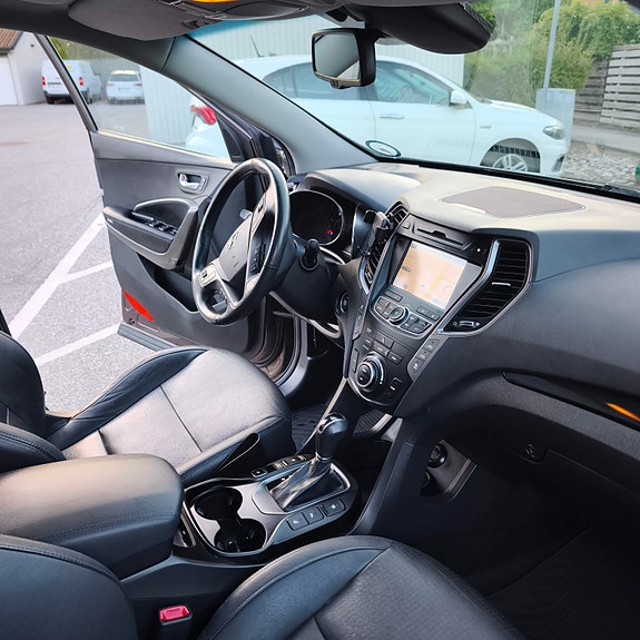 Hyundai Grand Santa Fe 5 of 10