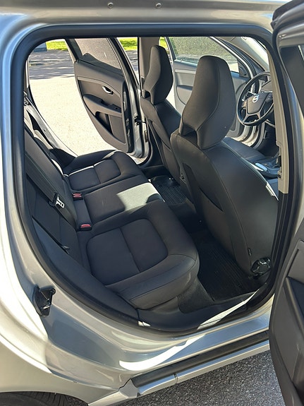 Volvo V70 9 of 9