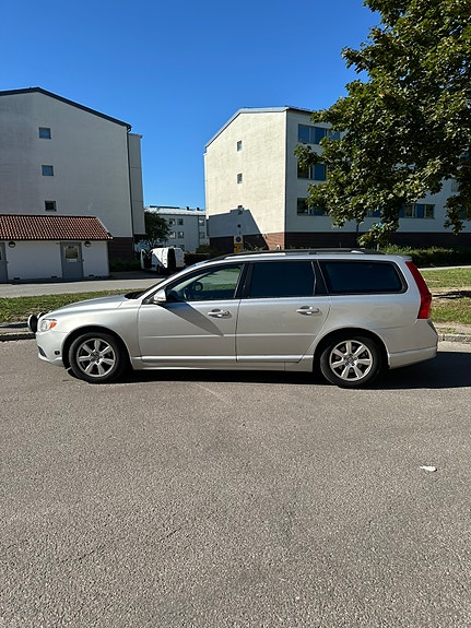 Volvo V70 4 of 9