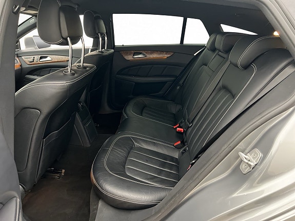 Mercedes-Benz CLS350 17 of 30