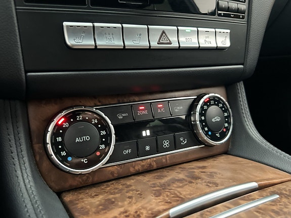 Mercedes-Benz CLS350 23 of 30