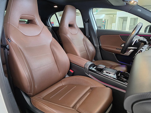 Mercedes-Benz A200 24 of 26