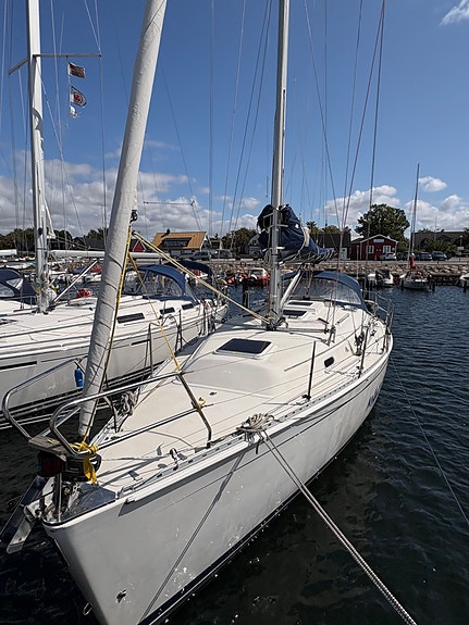 Hanse 341 (2002) – Välutrustad, oceangående och segelklar 3 of 11