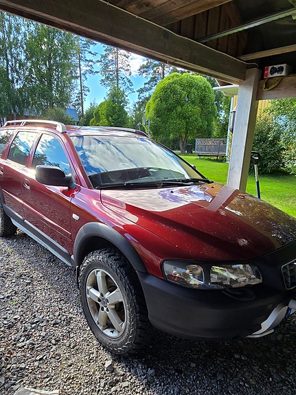 Volvo XC70 2 of 5