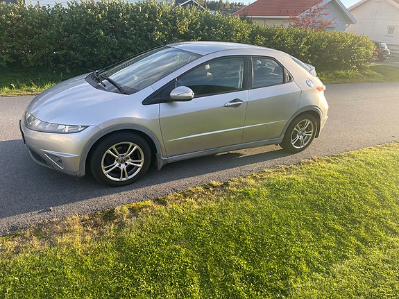 Honda Civic 2 of 9