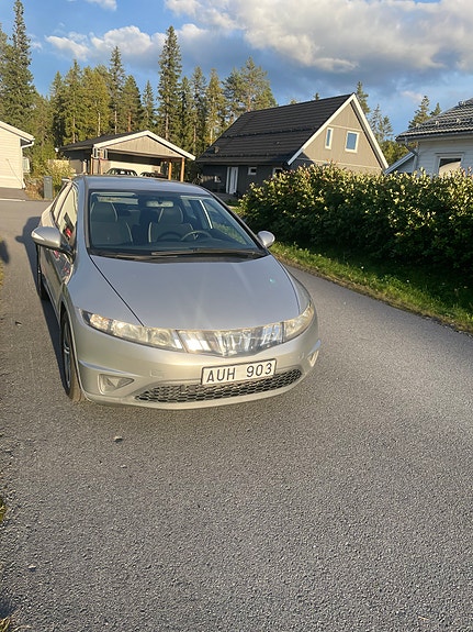 Honda Civic 3 of 9