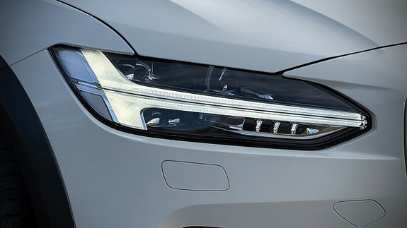 Volvo V90 Cross Country 9 of 30