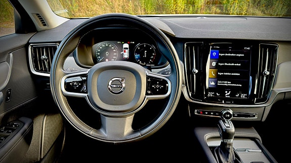 Volvo V90 Cross Country 12 of 30