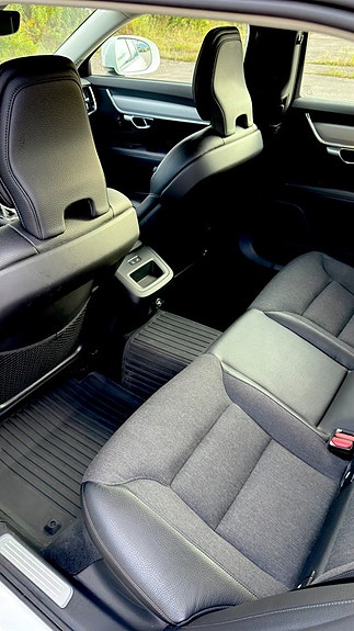 Volvo V90 Cross Country 17 of 30
