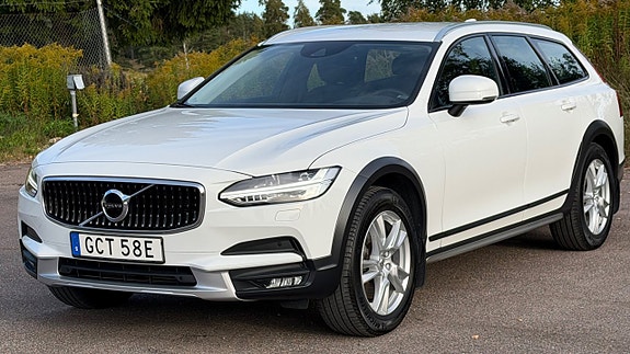 Volvo V90 Cross Country 3 of 30