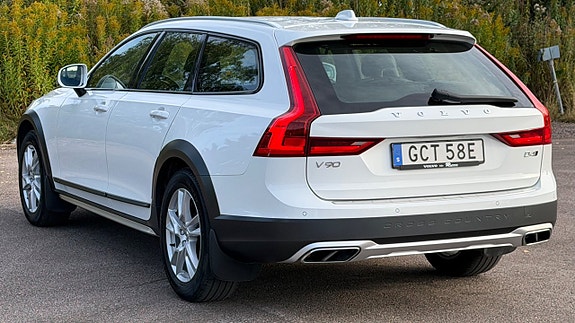 Volvo V90 Cross Country 6 of 30