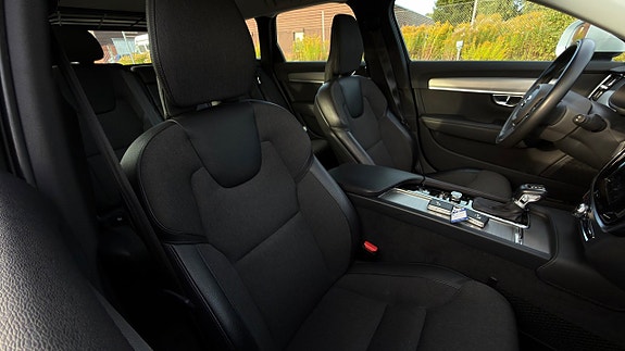 Volvo V90 Cross Country 14 of 30
