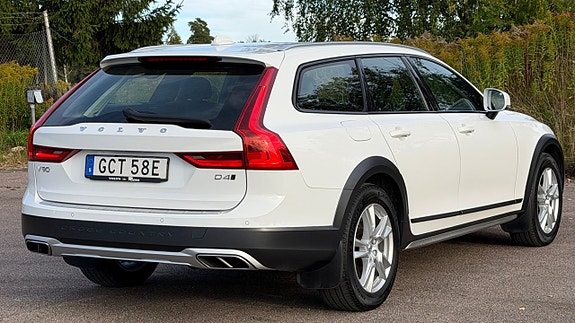 Volvo V90 Cross Country 4 of 30