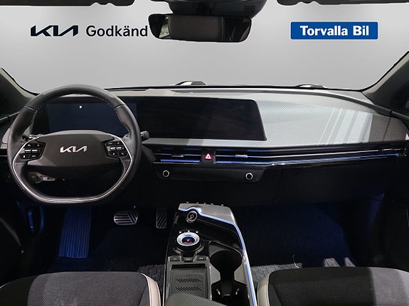 Kia EV6 8 of 15