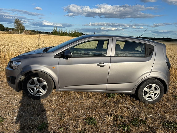 Chevrolet Aveo 3 of 5