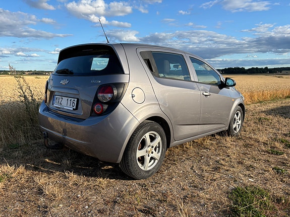 Chevrolet Aveo 2 of 5