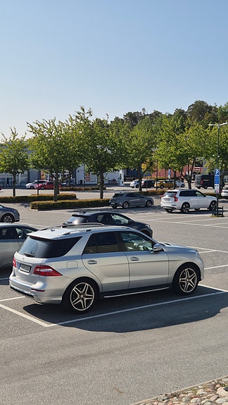 Mercedes-Benz ML350 22 of 26