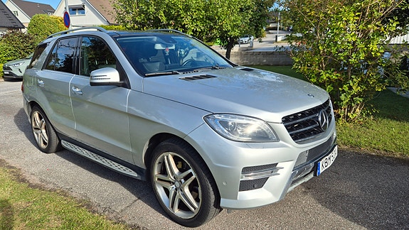 Mercedes-Benz ML350 20 of 26