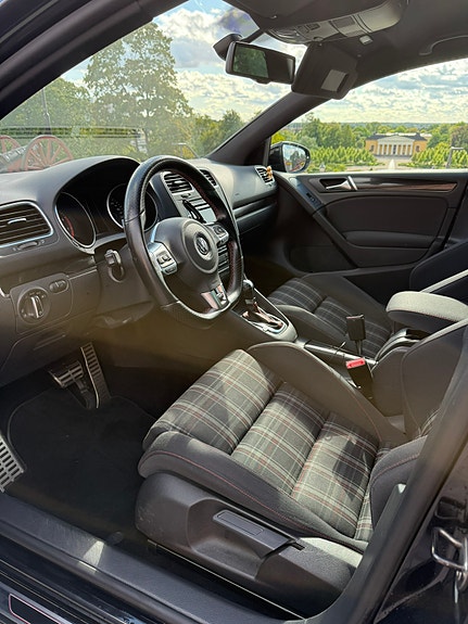 Volkswagen Golf VI 9 of 12