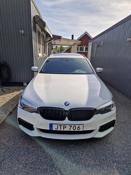 BMW 520d 2 of 7