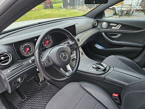Mercedes-Benz E220 d 3 of 7