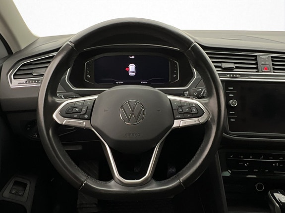 Volkswagen Tiguan 10 of 28