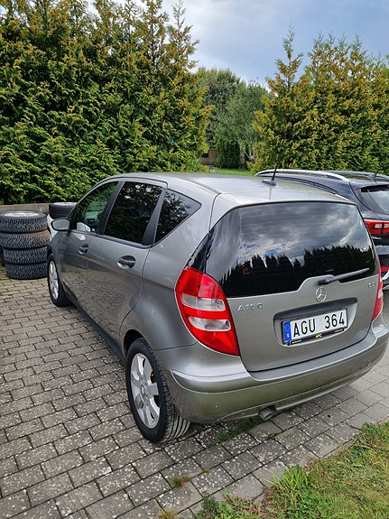 Mercedes-Benz A160 2 of 4