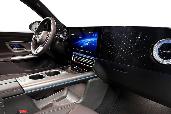 Mercedes-Benz GLB250+ 10 of 20
