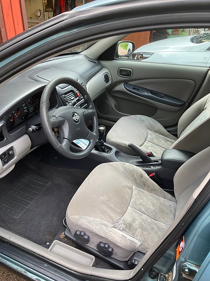 Nissan Almera 4 of 7