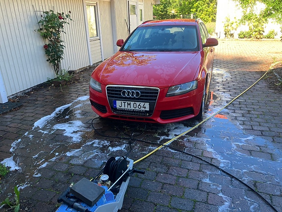 Audi A4 2 of 7