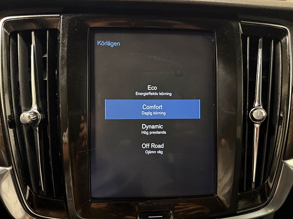 Volvo V90 Cross Country 19 of 22