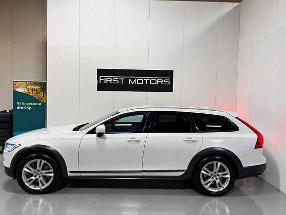 Volvo V90 Cross Country 4 of 22