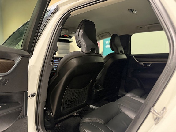 Volvo V90 Cross Country 11 of 22