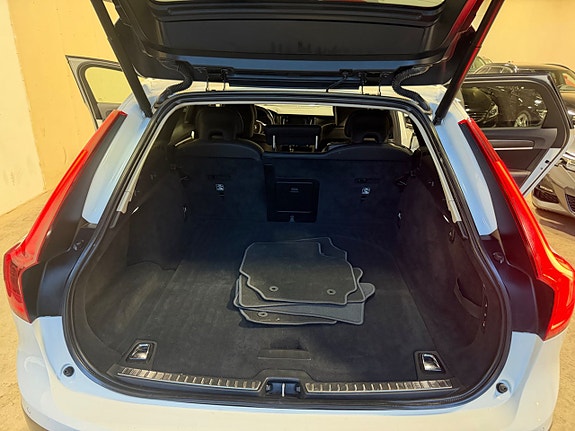 Volvo V90 Cross Country 9 of 22