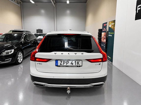 Volvo V90 Cross Country 8 of 22