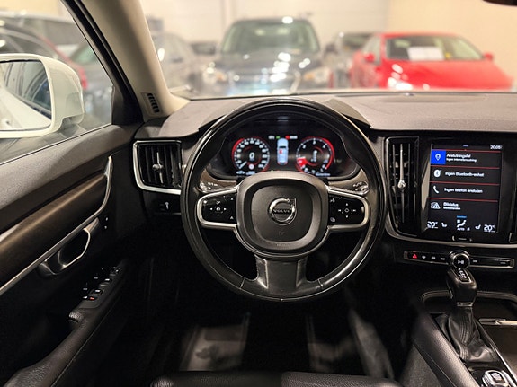 Volvo V90 Cross Country 13 of 22