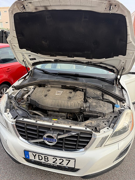 Volvo XC60 4 of 16
