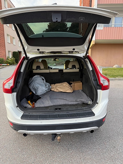 Volvo XC60 12 of 16