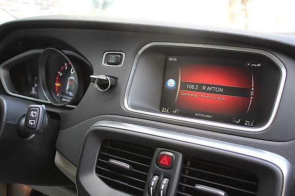 Volvo V40 Cross Country 30 of 30