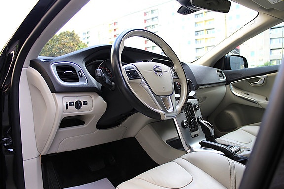 Volvo V40 Cross Country 22 of 30