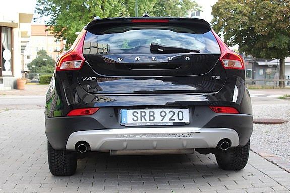 Volvo V40 Cross Country 16 of 30