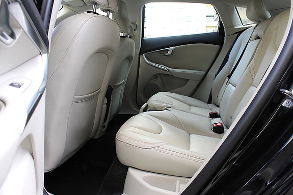 Volvo V40 Cross Country 19 of 30