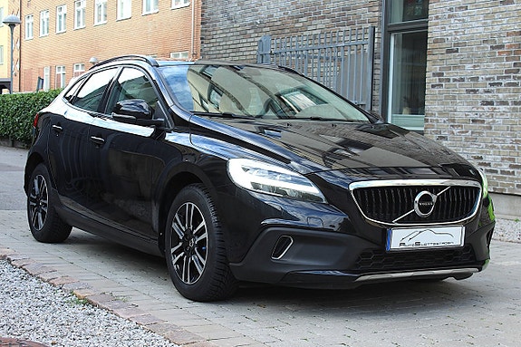 Volvo V40 Cross Country 7 of 30