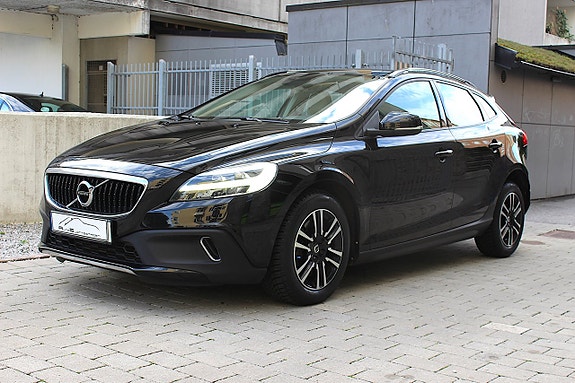 Volvo V40 Cross Country 10 of 30