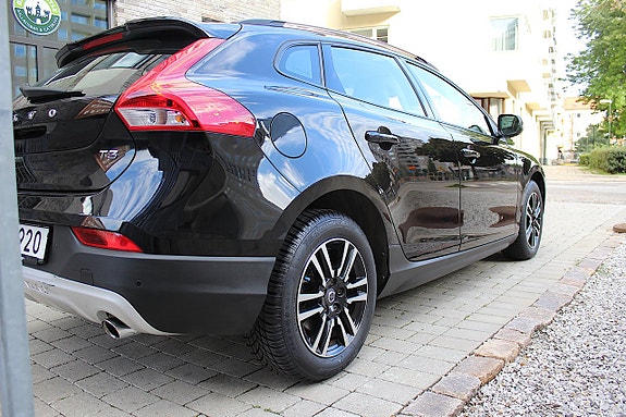 Volvo V40 Cross Country 17 of 30