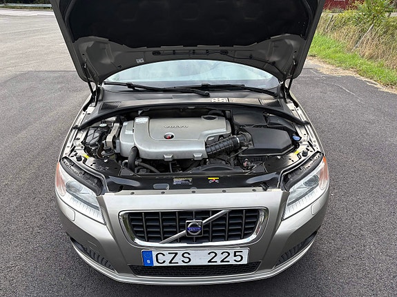 Volvo V70 5 of 8